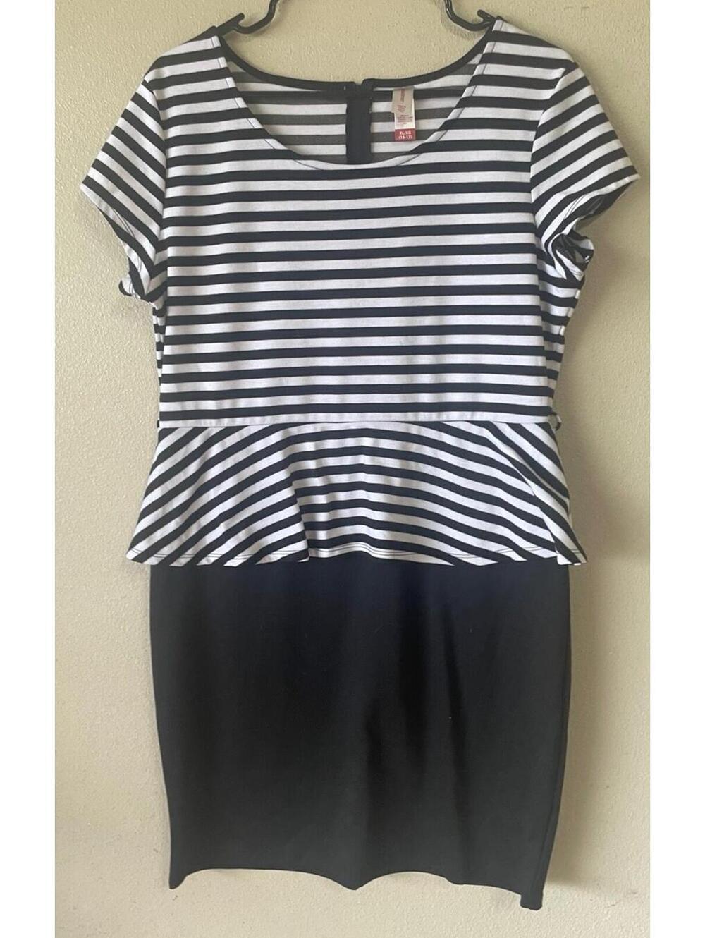 No Boundaries Xl Black White Striped Short Sleeve Peplum Dress Junior 15/17